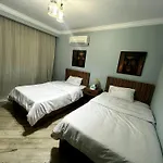 2Br Apt With Garden Pool Beside Auc By Kemetland