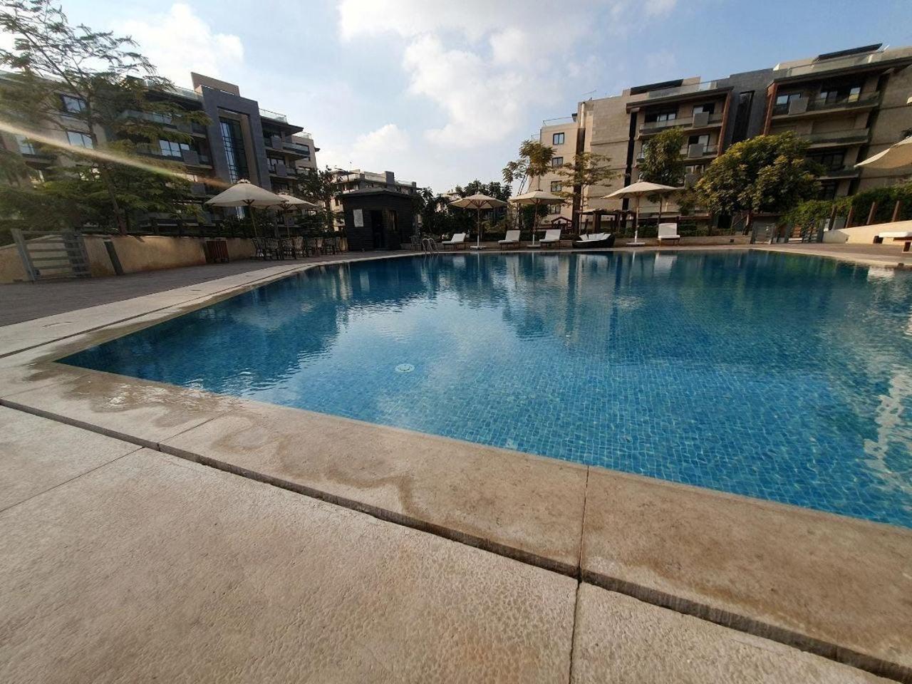 2br With Garden Pool Beside Auc By Kemetland