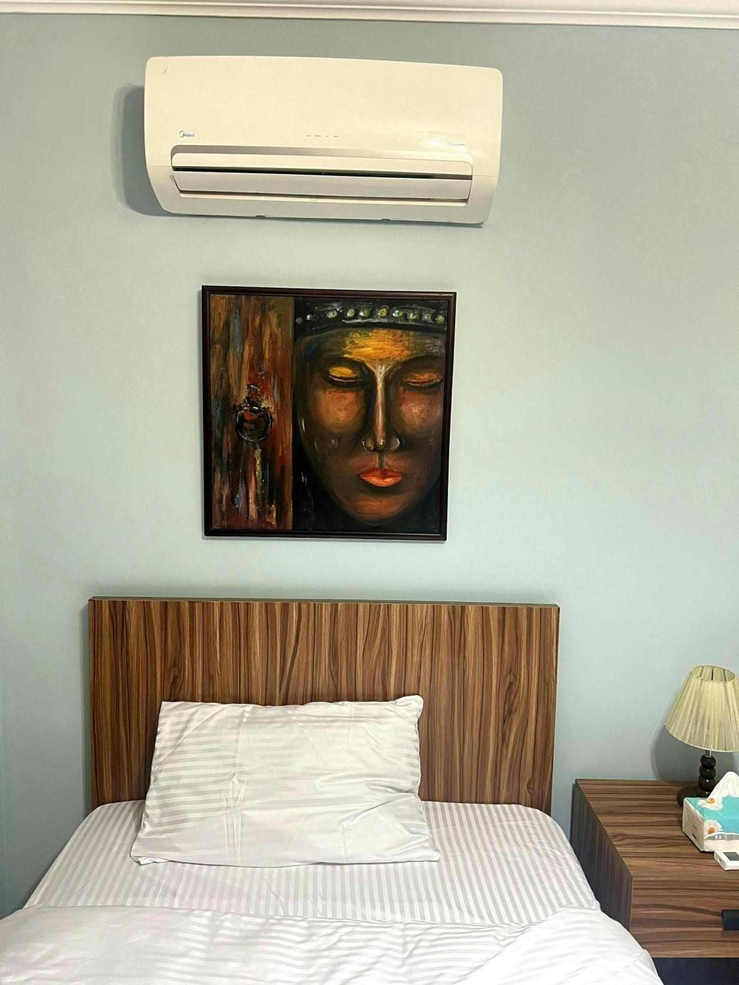 2br With Garden Pool Beside Auc By Kemetland