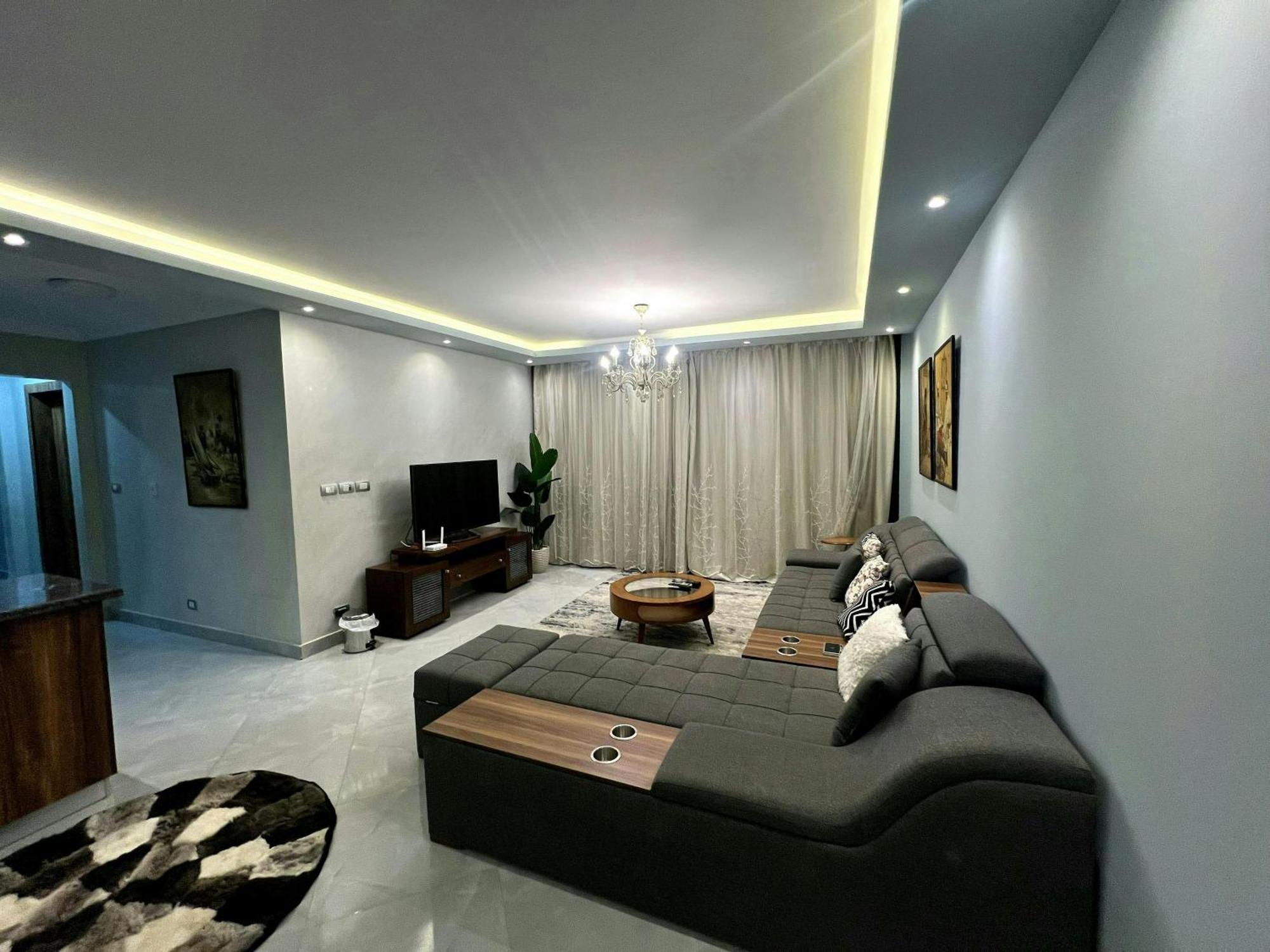 2br With Garden Pool Beside Auc By Kemetland
