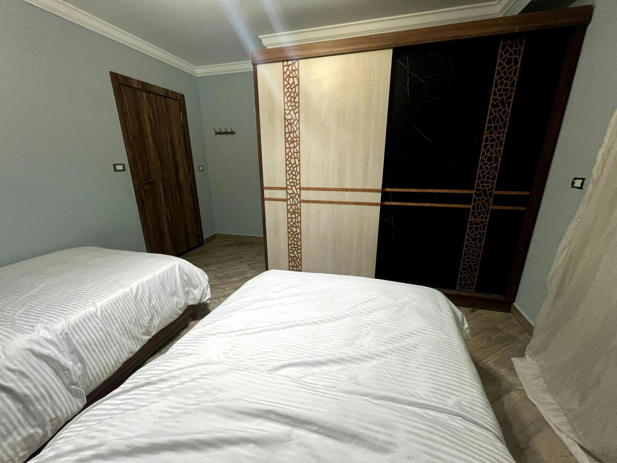 Apartment 2br With Garden Pool Beside Auc By Kemetland