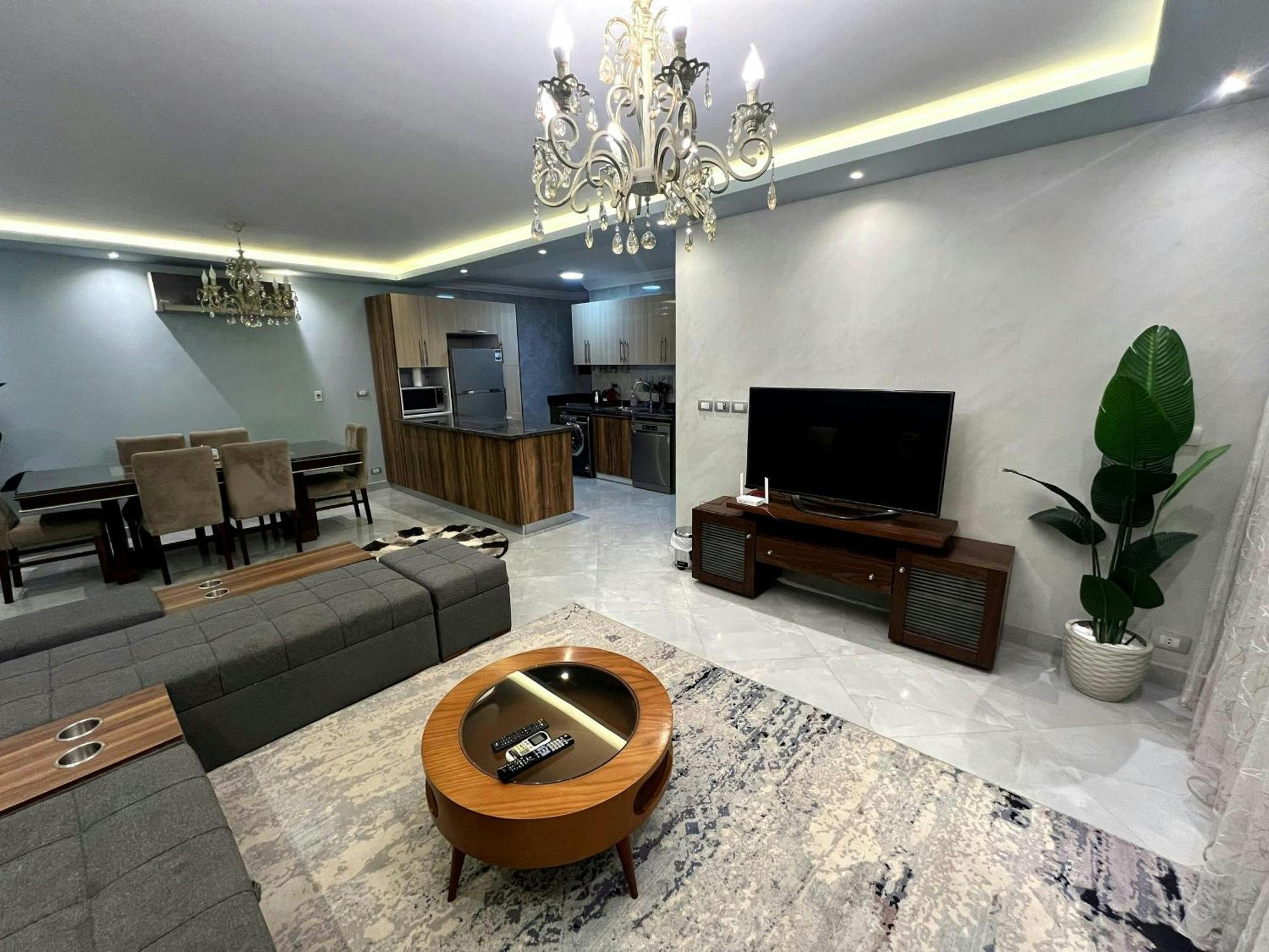 Apartment 2br With Garden Pool Beside Auc By Kemetland