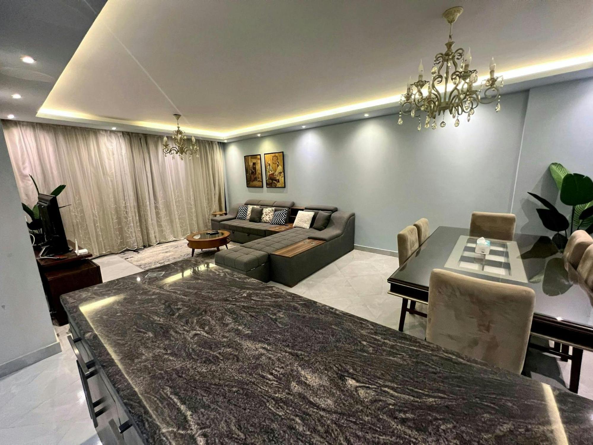 2br With Garden Pool Beside Auc By Kemetland